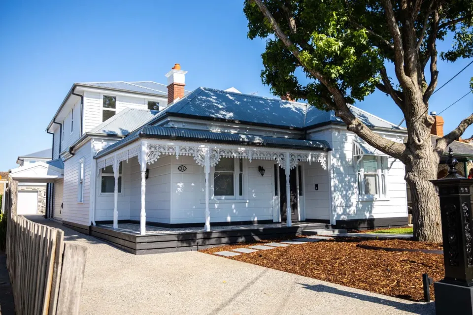 M.M-Aberfeldie-Externals-2